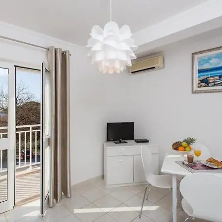 Apartment Babilon - Luxury One Bedroom With Balcony And Sea View *
