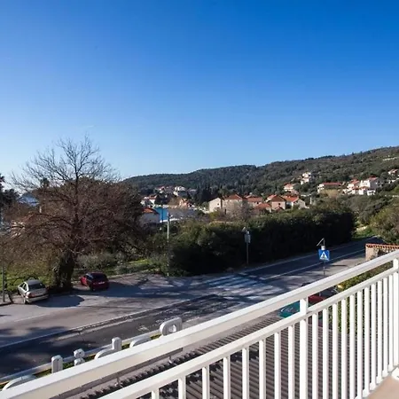 Babilon - Luxury One Bedroom With Balcony And Sea View